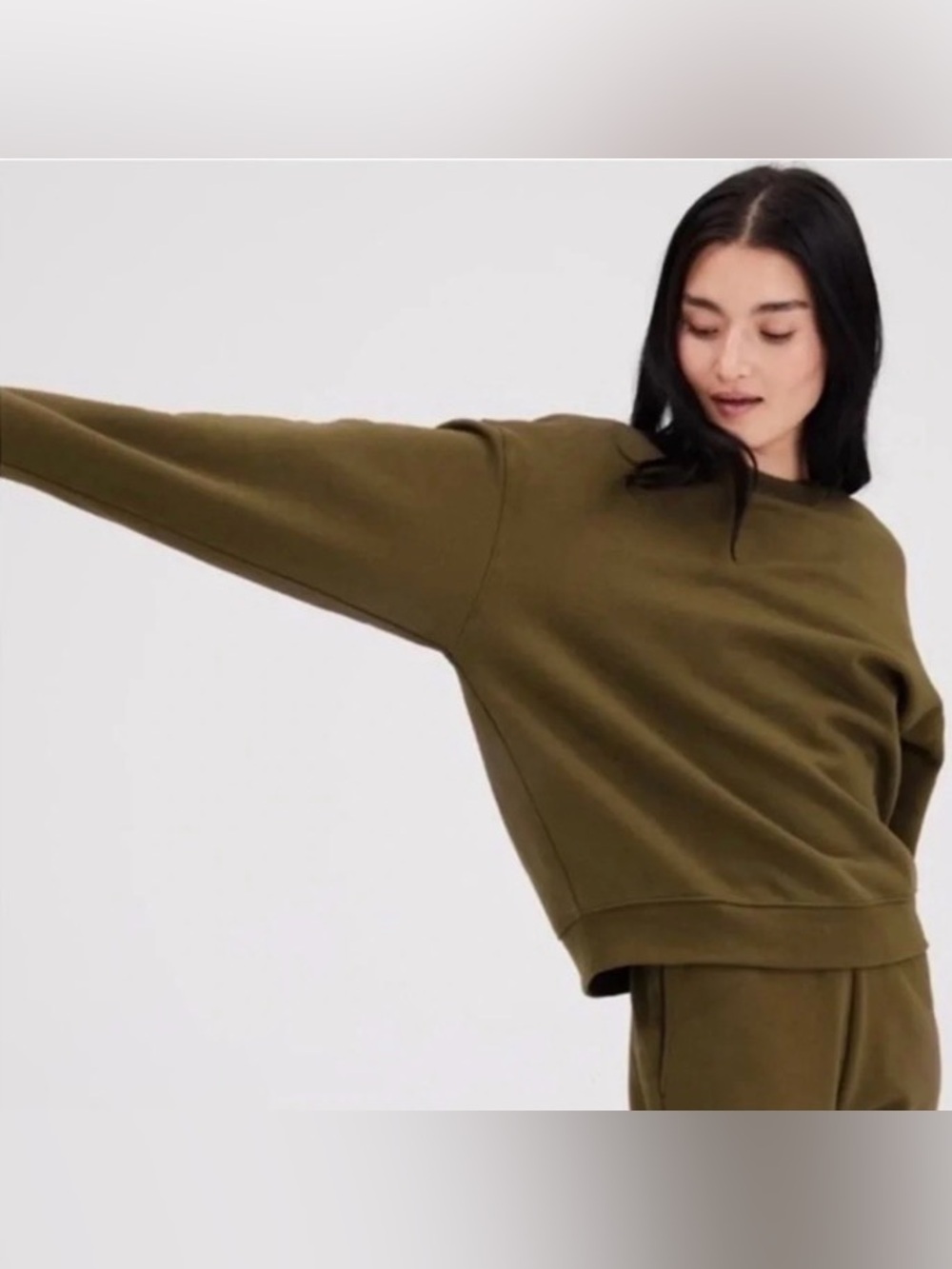 Girlfriends Collective 50/50 Crew Neck Pullover Sweatshirt in Forest - Picture 2 of 7